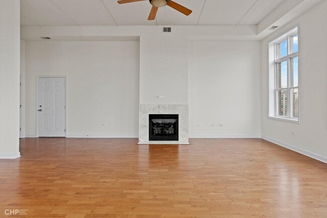 Building Photo - 2622 W Diversey Ave