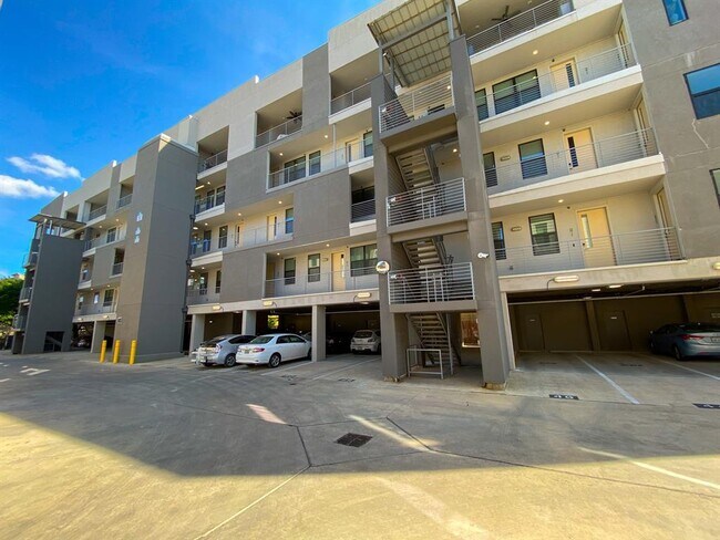 Foto del edificio - 2401 Crawford St