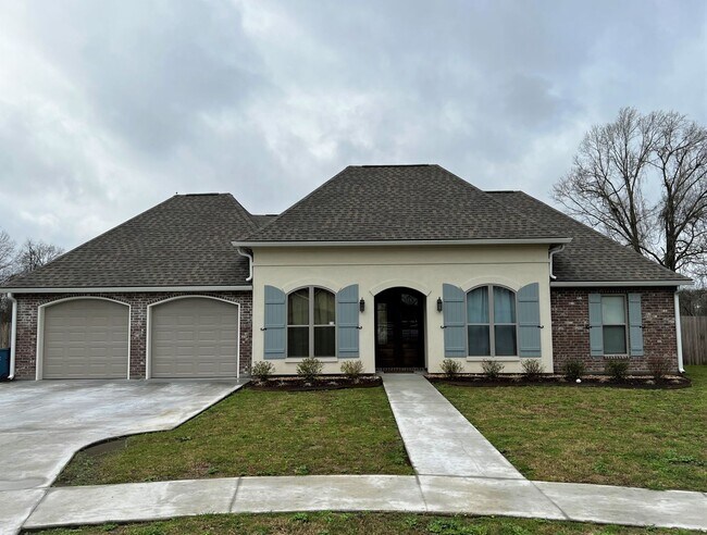 Foto del edificio - 4 Bedroom 2 Bathroom new constuction home