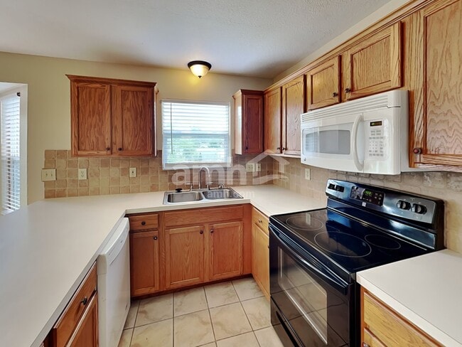 Building Photo - 3846 Carriage Run Drive