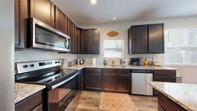 Foto del edificio - 963 Harper Ln
