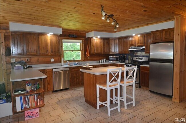 Foto del edificio - 25245 Putney Ln