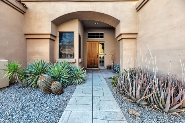 Foto del edificio - Discover Luxury Living at McDowell Mountai...