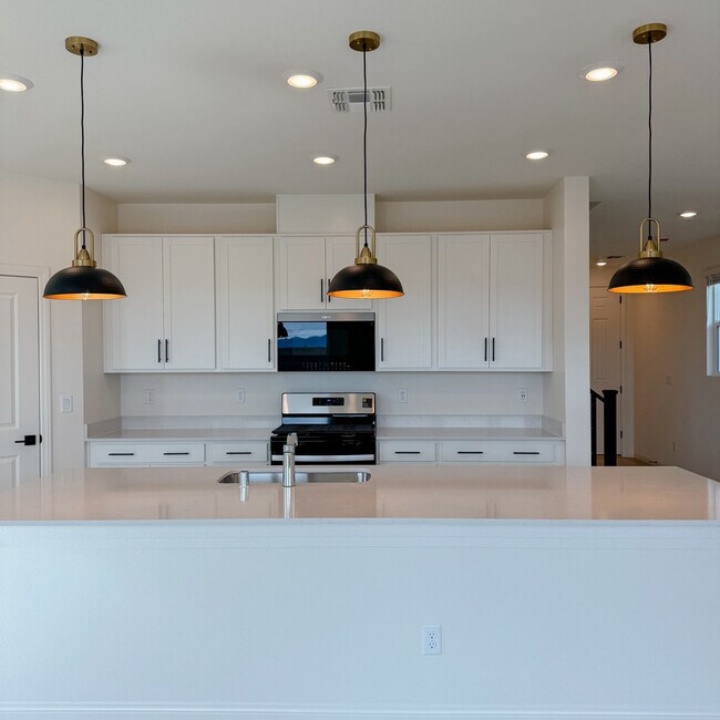 Foto del edificio - 7061 Cottage Vis Ave