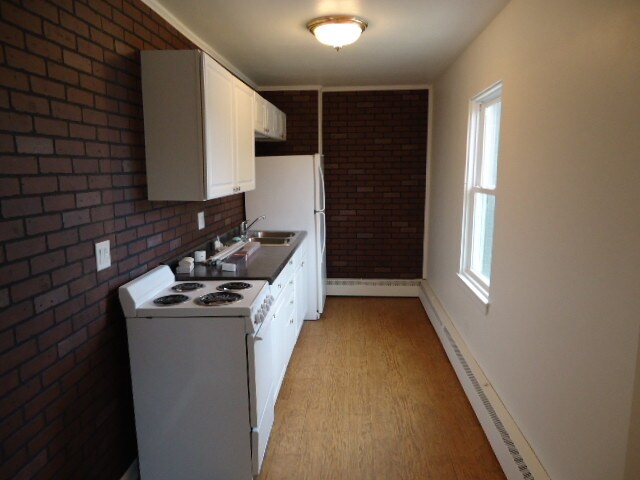 Building Photo - 121 W Hydraulic St
