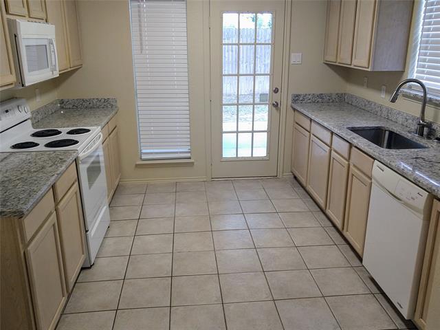 Foto del edificio - 3307 Scenic Glen Dr