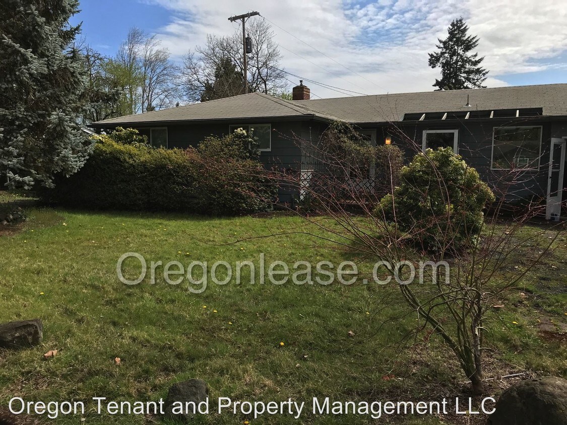 Primary Photo - 830 Armstrong Ave