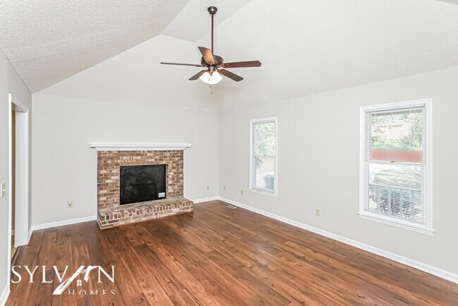 Foto del edificio - Fall in love with this beautiful 3BR 2BA h...