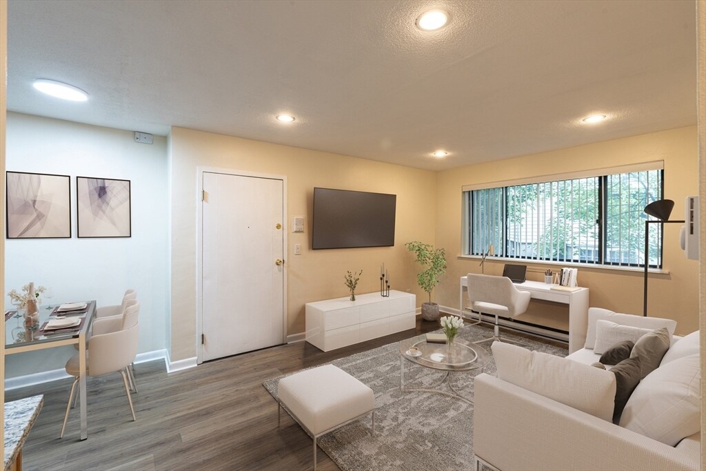 Foto principal - 256 Parker Hill Ave