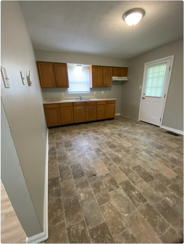 Foto principal - 1877 Costigan Dr