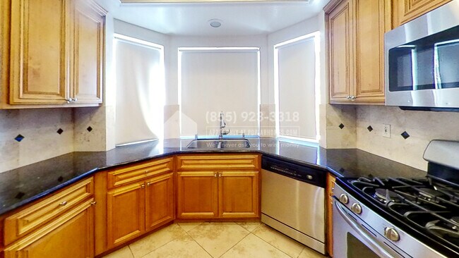 Building Photo - 483 Folsom Cir