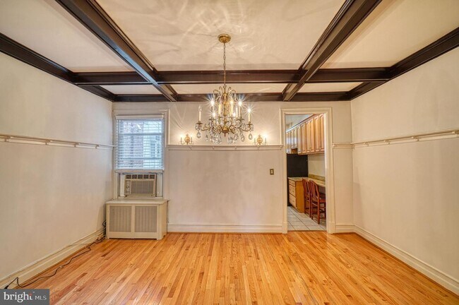 Foto del edificio - 1821 Kilbourne Pl NW