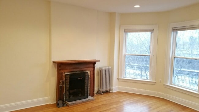 Foto del edificio - 1308 Sherman Ave