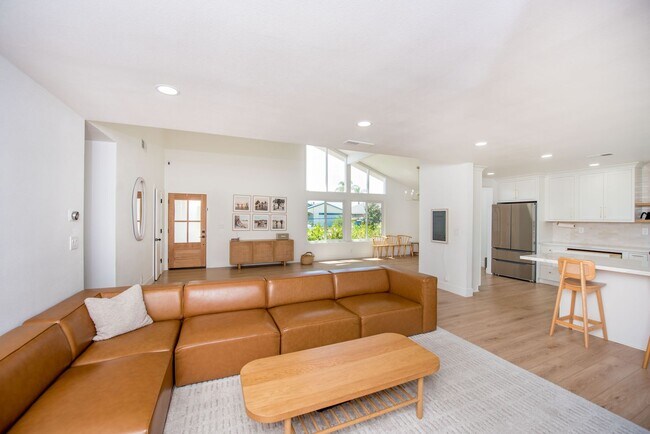 Foto del edificio - Remodeled South Huntington Beach Home