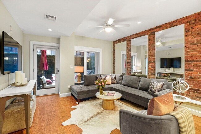 Photo - 16 Follen St Apartment