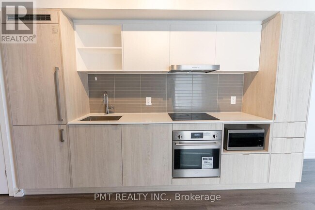 Building Photo - 138 Downes St