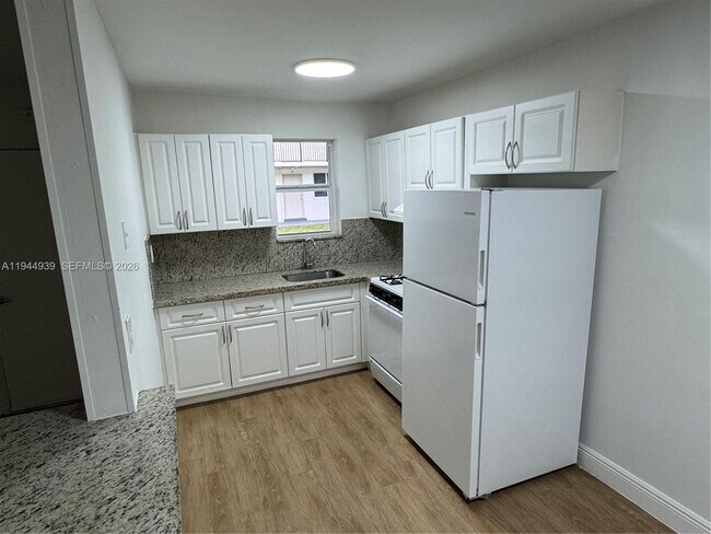 Foto del edificio - 6775 SW 44th St