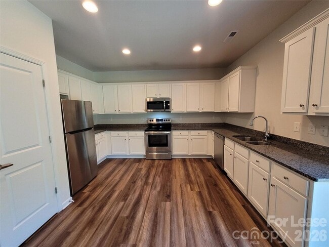 Building Photo - 144 Spring Forest Dr