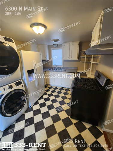 Foto del edificio - 6300 N Main St