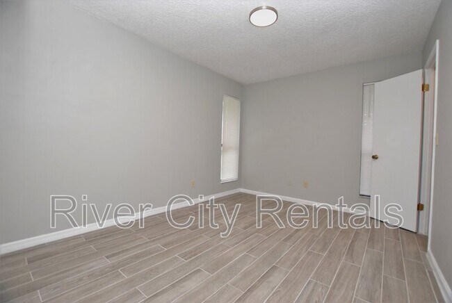 Photo - 5021 Fulham Rd S House