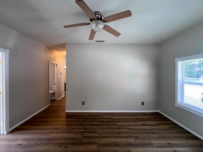 Foto del edificio - Pet Friendly 2BR/2BA + Flex Space on Doubl...