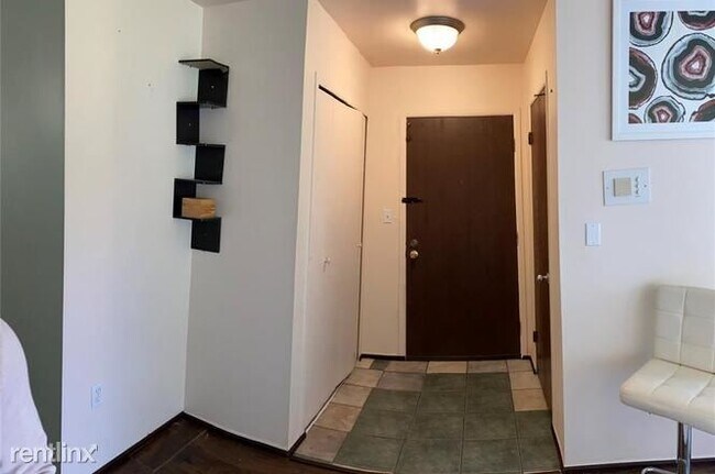 Building Photo - 1 br, 1 bath  - 4937 E 10 Mile Rd # 33-4
