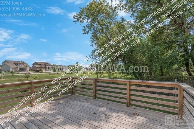 Building Photo - FENCED YARD!! 2 Bedroom, 1.5 Bath Duplex i...