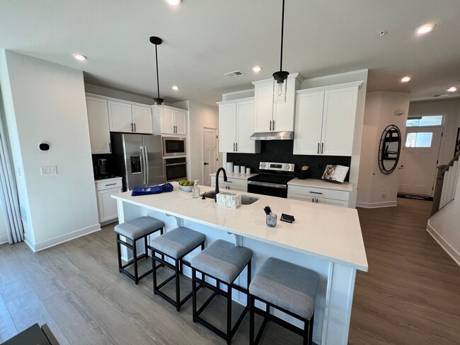 Building Photo - 180 Climbing Ivy Cir