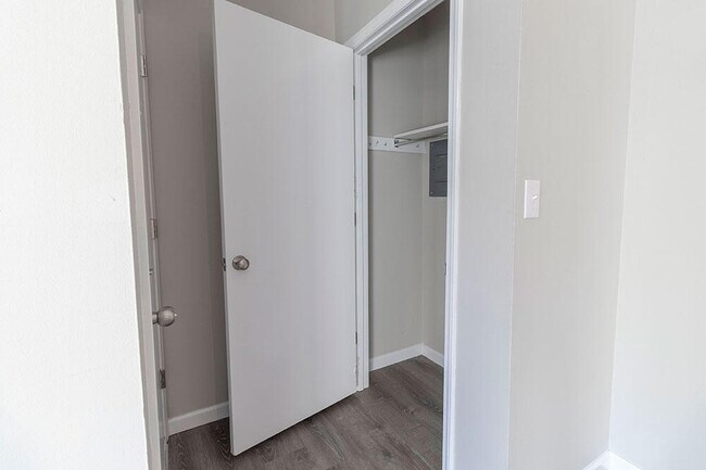 Foto del edificio - 3408 Balboa Ln