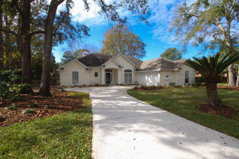 Primary Photo - 1813 Holly Flower Ln