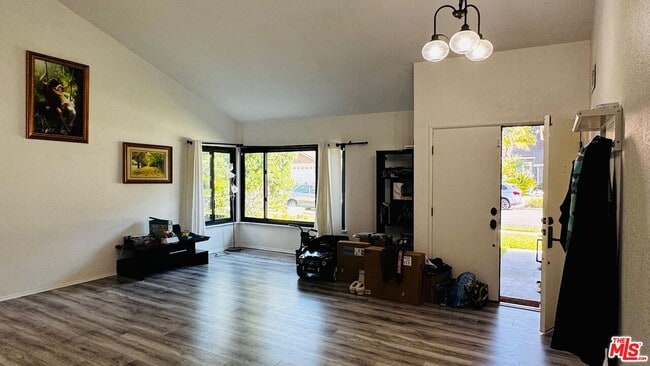 Foto del edificio - 6479 Bradley Pl