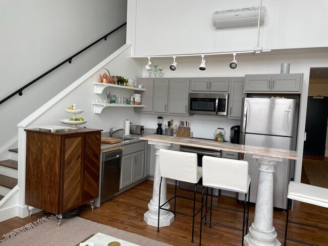 Foto del edificio - 1585 Hertel Ave