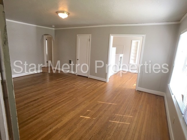 Foto del edificio - 2437 NE Hoyt St
