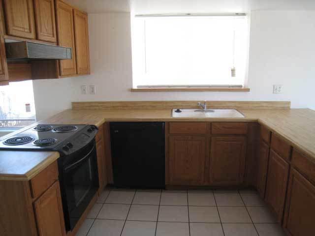 Building Photo - Nice 3 bedroom, 2 bath home in great Chand...