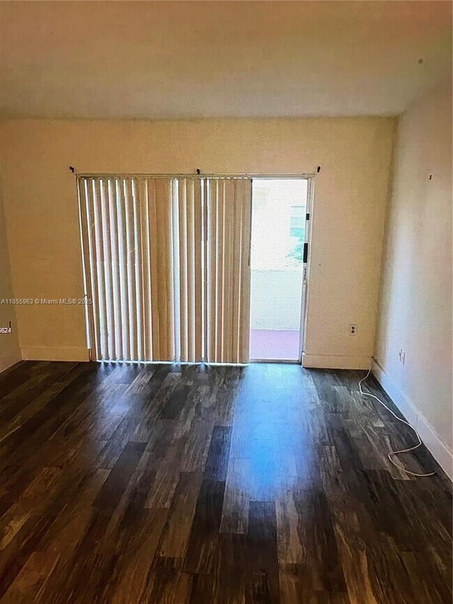 Building Photo - 13864 SW 90th Ave