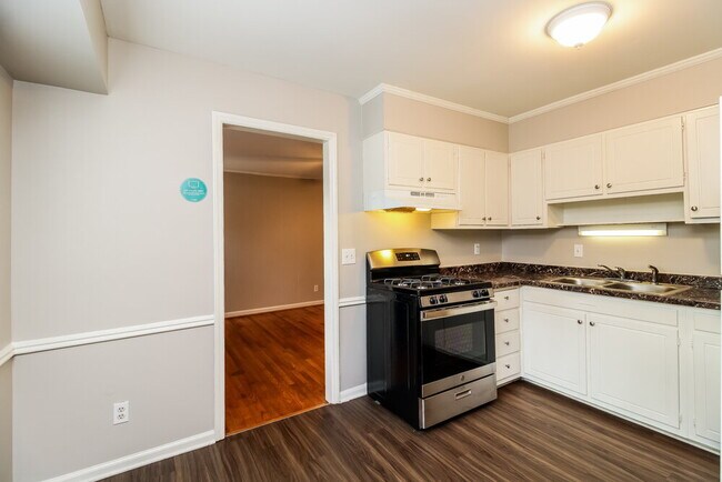 Building Photo - 2233 Meloine Ln