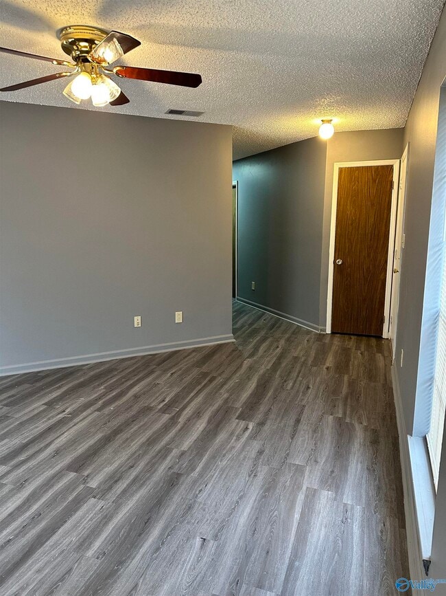 Building Photo - 127 Westscott Dr