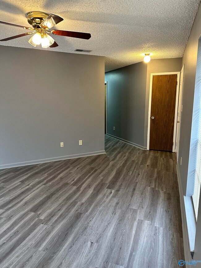 Foto del edificio - 127 Westscott Dr
