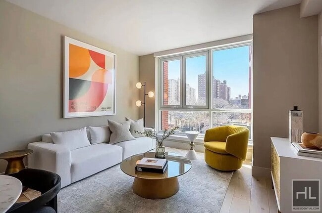 Foto del edificio - EAST 2ND ST