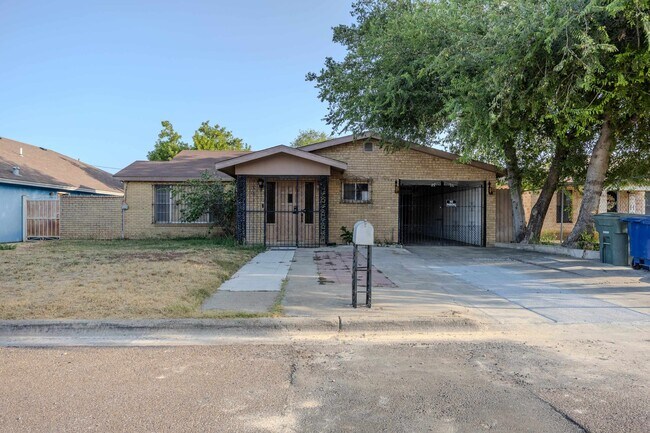 Building Photo - 2115 Mier St
