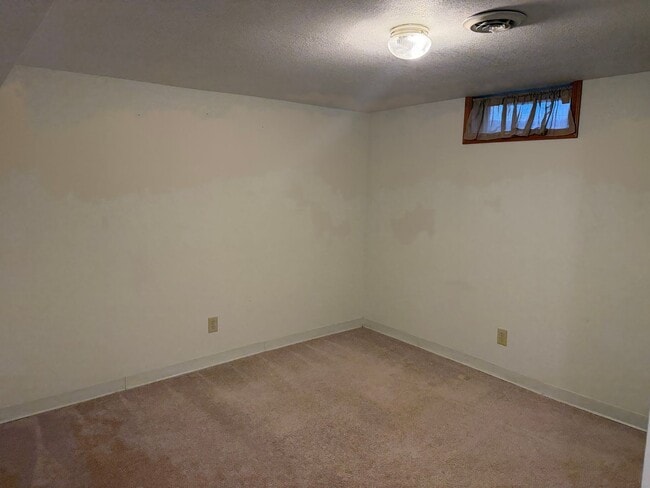 Building Photo - 6913 Tippecanoe Rd