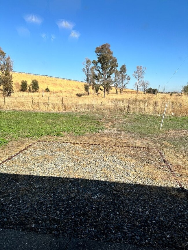Building Photo - 2571 Plumas Arboga Rd