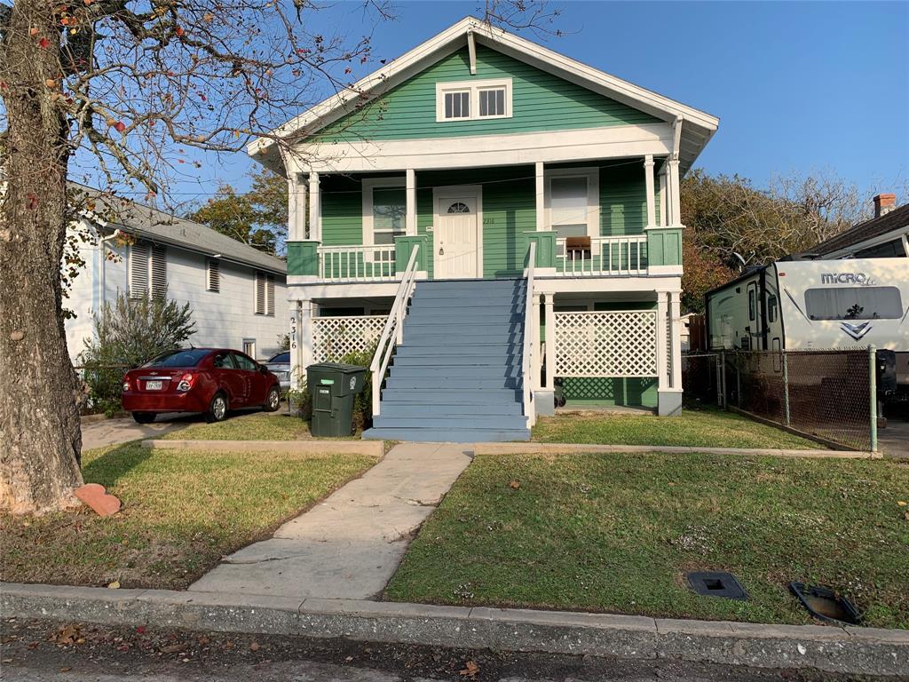 2316 38th St Unit Upper, Galveston, TX 77550 Apartment for Rent in