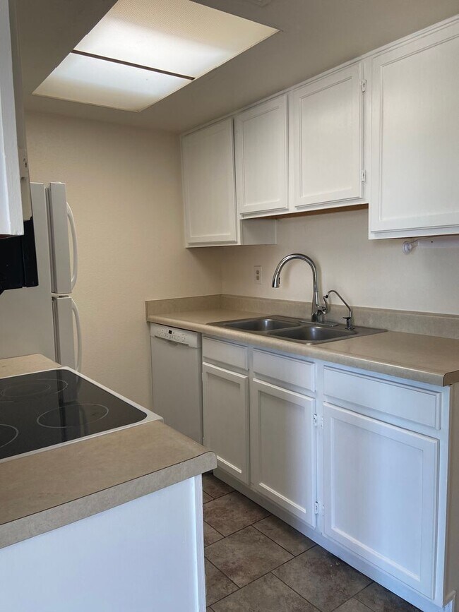 Foto del edificio - 1 Bedroom 1 bath w/attached garage