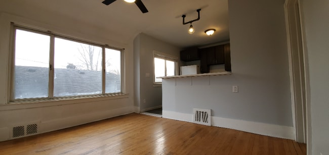 Foto del edificio - 351 Edgewood Pl