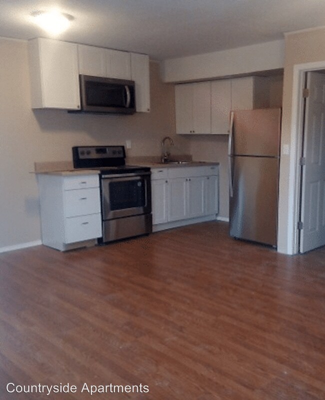 Building Photo - 586 St Mary St