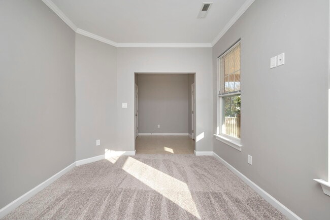 Building Photo - 748 Washington Ave