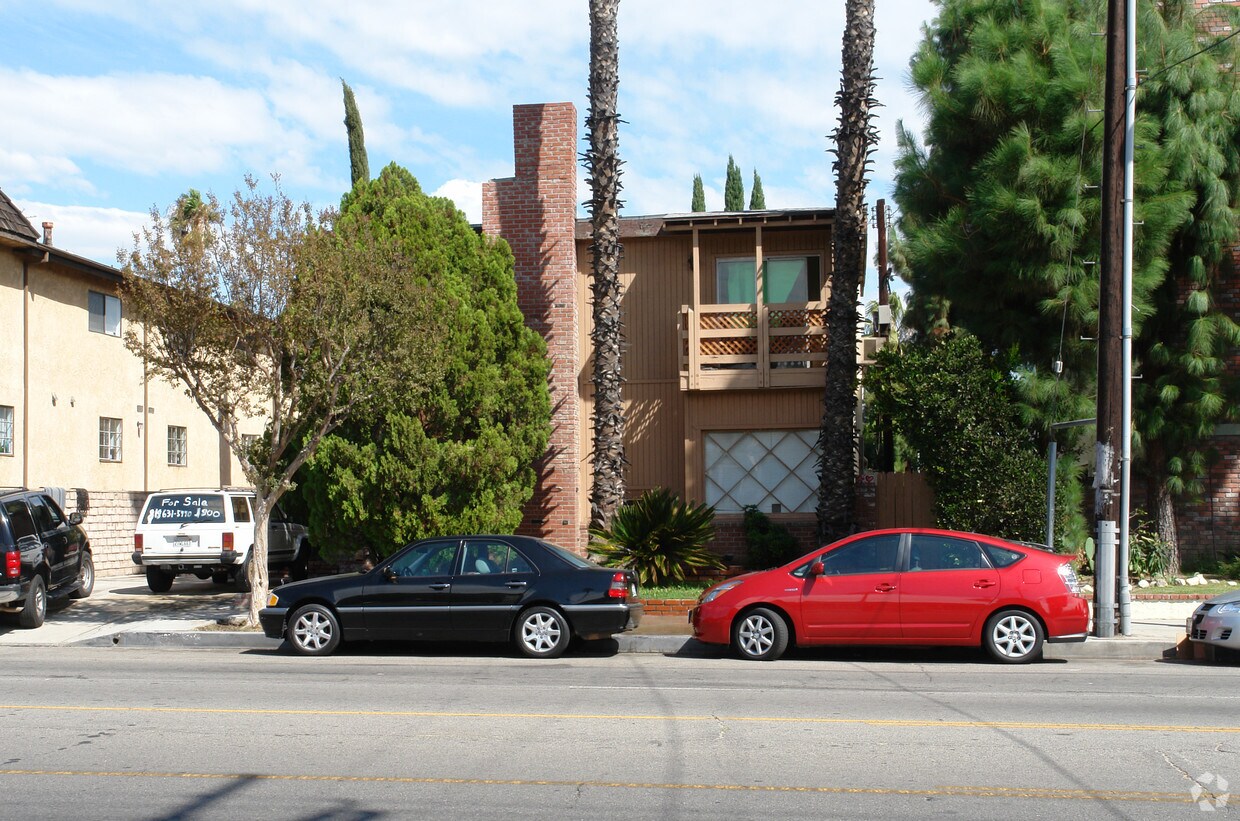 Foto del edificio - 5906 Whitsett Ave