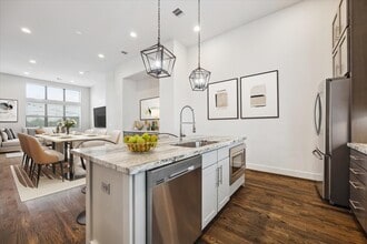 Building Photo - 1120 Ennis St