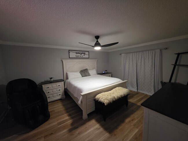 Foto del edificio - 2430 Canopy Dr